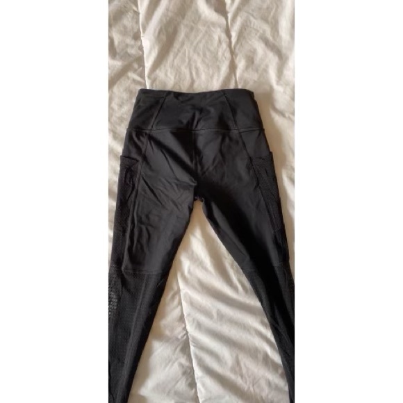 SOLD - Victorias Secret Sport Lace detail Pocket Leggings - Picture 2 of 6